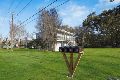 819 Oak St unit 3, La Marque, TX 77568 - photo 2