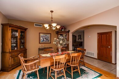 1317 Krista Wy AZ-8