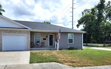 Great 2 Bedroom/2 Bath Condo!