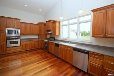 5529 Baraboo Ct, Davenport, IA 52804 - photo 4