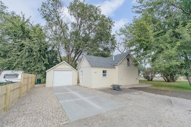 402 E Park St, Spencer, IA 51301 - photo 3