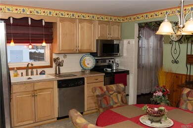 1450 Doebler Dr, North Tonawanda, NY 14120 - photo 2