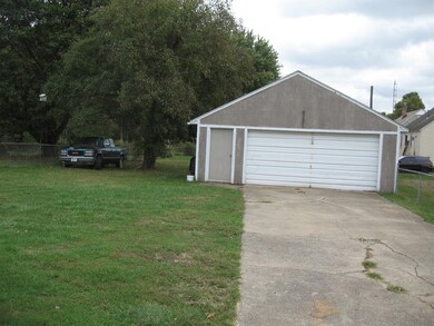 74 S 34th St 002