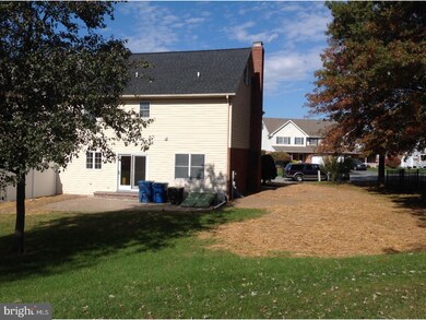 908 Cacoosing Dr, Reading, PA 19608 - photo 4