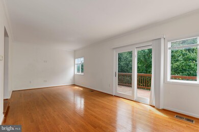 12702 Kingsbury Ct, Woodbridge, VA 22192 - photo 7