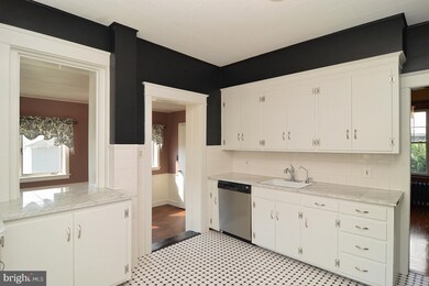 236 E Elm St, Reading, PA 19607 - photo 7