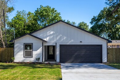 1217 8th St, Bay City, TX 77414 - photo 2