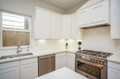 4209 Koehler St unit B, Houston, TX 77007 - photo 6