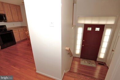 15809 Glacier Ct, North Potomac, MD 20878 - photo 3