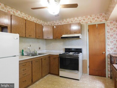 1904 Larch Ct, Edgewood, MD 21040 - photo 5