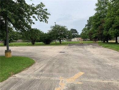 347 Belle Terre Blvd, Laplace, LA 70068 - photo 5