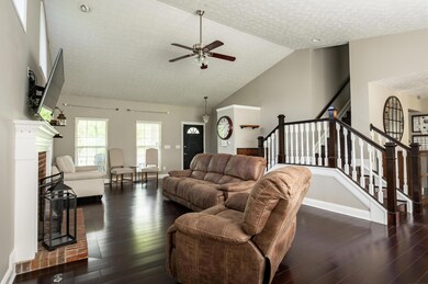 4392 Greensbury Dr, New Albany, OH 43054 - photo 4