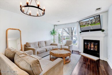07-Family Room