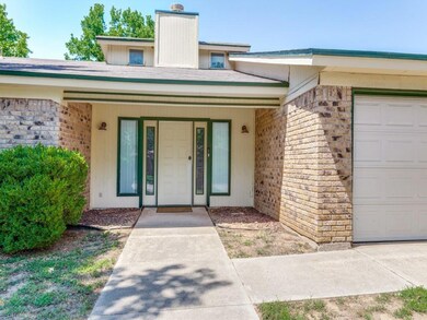 816 Lee Ct, Azle, TX 76020 - photo 3