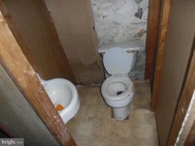 2726 W Fairmount Ave, Baltimore, MD 21223 - photo 6