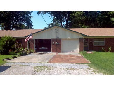 Exterior Front. Isn t this a great duplex? I can s