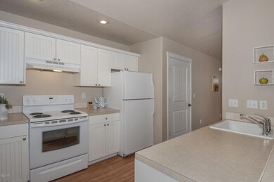 527 SE Neptune Ave, Lincoln City, OR 97367 - photo 6