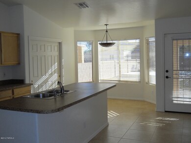 EAT-IN KITCHEN