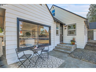 574 S Ivy St, Canby, OR 97013 - photo 5