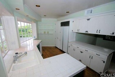 Bright Kitchen