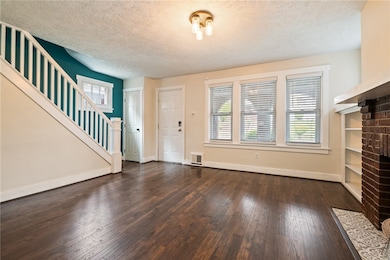 Lots Of Light And Windows In The Living Room