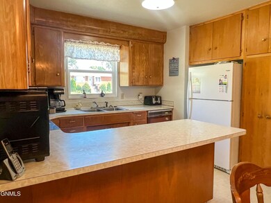 512 N 19th St, Bismarck, ND 58501 - photo 6