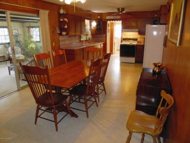 Informal Dining & Kitchen