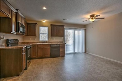 256 Pointe Ln, Raymore, MO 64083 - photo 4