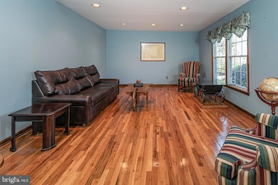 8 Tulsa Ct, Monmouth Junction, NJ 08852 - photo 6