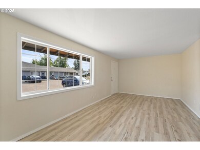 351 40th St, Springfield, OR 97478 - photo 3