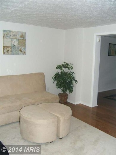 390 Shady Glen Dr, Capitol Heights, MD 20743 - photo 2