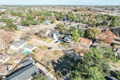 4902 Oak Shadows Dr, Houston, TX 77091 - photo 7