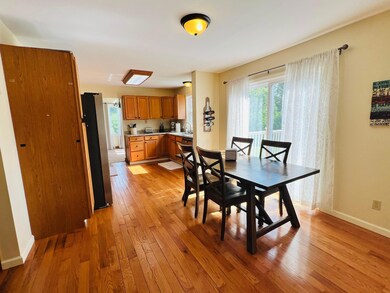 Eat-in Kitchen w/Deck Access
