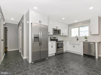 13827 Northcrest Rd, Hagerstown, MD 21742 - photo 7