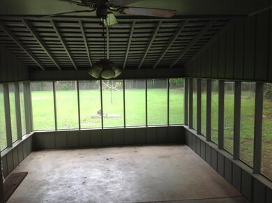 503 W Burbank St, Fredericksburg, TX 78624 - photo 2