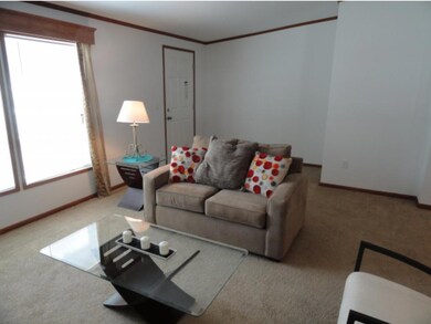 52 Mobile Dr, Hudson, NH 03051 - photo 3