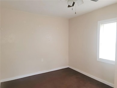 603 S Walnut St, Garnett, KS 66032 - photo 6