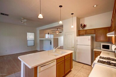 kitchenfamliyroom