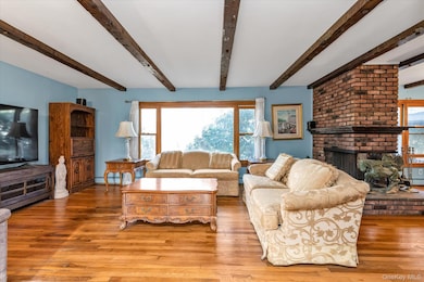 20 Michaels Ln, Glen Head, NY 11545 - photo 4