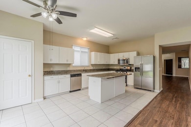 16809 Hawkglen Place, Lithia, FL 33547 - photo 6