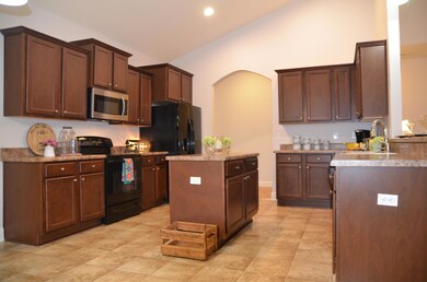 135 Crab Apple Ave, Crestview, FL 32536 - photo 4