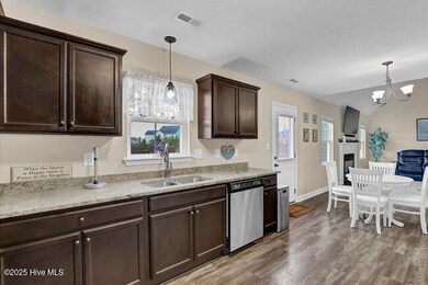 707 Crystal Cove Ct, Sneads Ferry, NC 28460 - photo 6