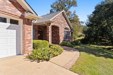 1411 Victoria Dr, Nacogdoches, TX 75965 - photo 2
