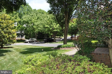 8904 Falls Farm Dr, Potomac, MD 20854 - photo 5