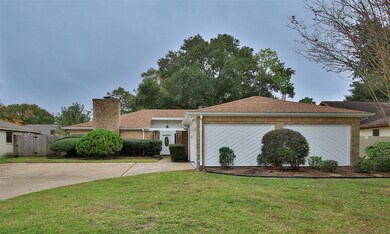 6115 Elkwood Forest Dr, Houston, TX 77088 - photo 3
