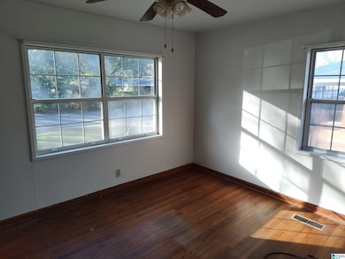 118 S Hammett Ave, Sylacauga, AL 35150 - photo 7