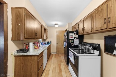 15908 Ashland Dr, Brook Park, OH 44142 - photo 7