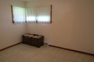 956 S Hillcrest Ave, Elmhurst, IL 60126 - photo 4