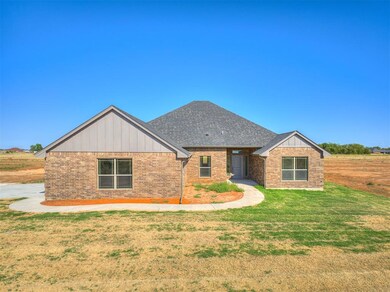 4 bed, 3 full bath, 3 car garage, 2017 sq ft sitti