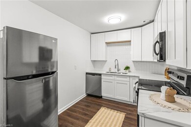 3824 Country Club Rd unit D, Winston Salem, NC 27104 - photo 2